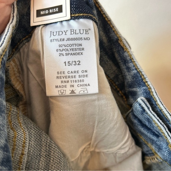 Judy Blue Mid Rise Distressed Boyfriend Jeans Size 15 / 32 - Picture 15 of 16